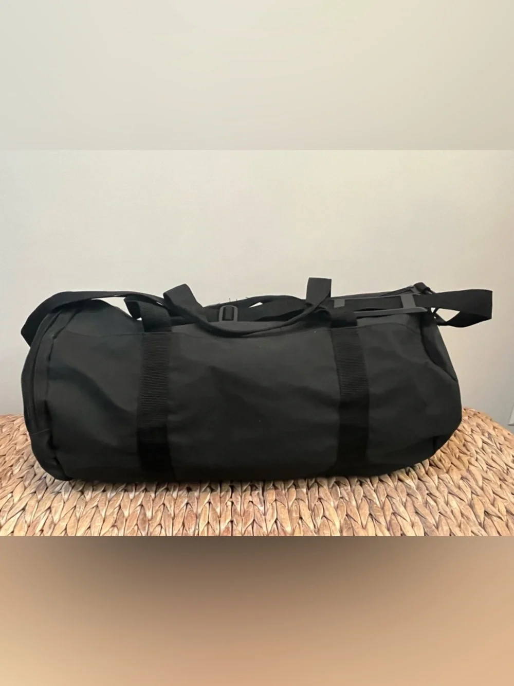 Ariat Black Duffel Bag Gear Weekender Gym Bag Orange Shield Logo Equestrian